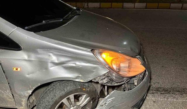 Uşak’ta otomobil ile motosiklet çarpıştı: 2 yaralı