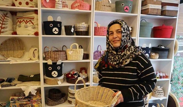 Yalova’da kadınların atık kağıttan ürettikleri sepetler ilgi görüyor