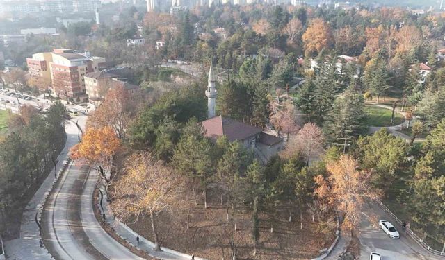 84 yıllık camide restorasyon ve çevre düzenlemesi çalışmaları başladı