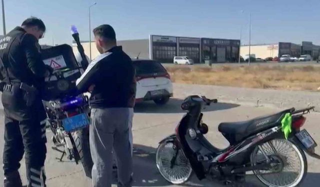 Abartı egzozlu motosiklet sürücüsüne 9 bin 267 lira ceza