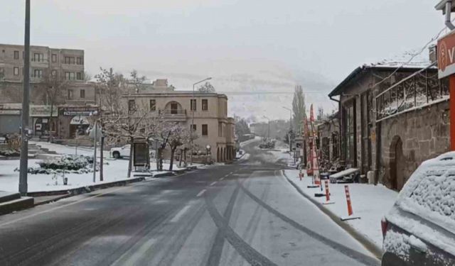 Aksaray’ın Güzelyurt ilçesinde kar yağışı