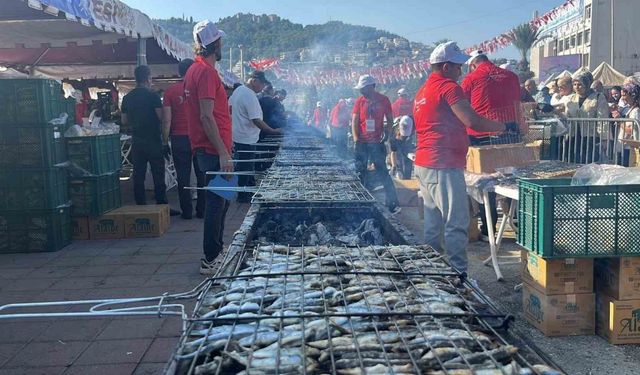 Alanya’da geleneksel hamsi festivali başladı 7 ton hamsi ücretsiz dağıtılacak