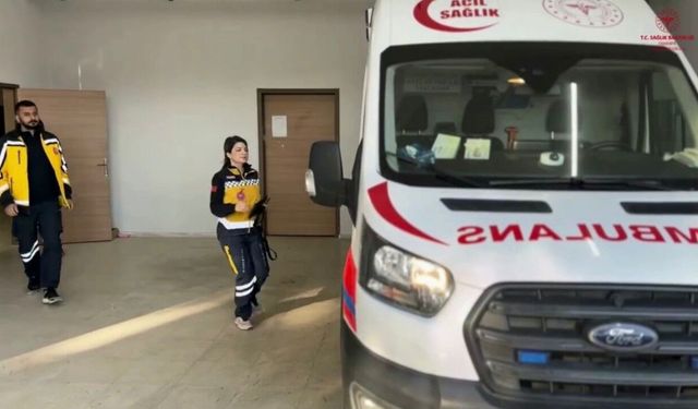 Anneyi telefonda yönlendirdi, engelli gencin hayatını kurtardı