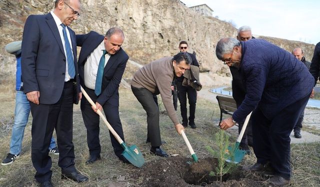 Ardahan’da ağaç dikme etkinliği düzenlendi