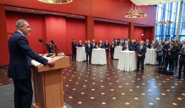 Bakan Fidan, Türkiye’nin Berlin Büyükelçiliğini ziyaret etti