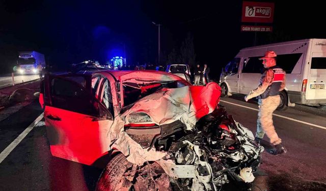 Batman’da zincirleme trafik kazası: 5 kişi yaralandı, 2 büyükbaş hayvan telef oldu