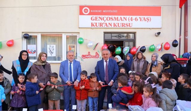 Bayburt’ta Filistin’e destek amaçlı hayır çarşısı düzenlendi