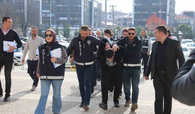 Bolu’da dolandırıcılık operasyonu: 5 şüpheli adliyede