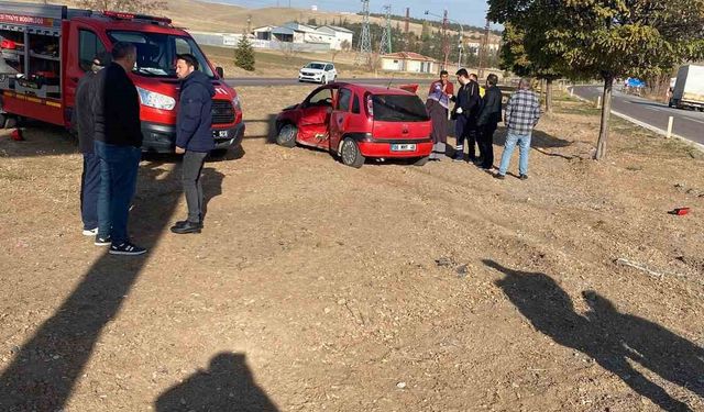 Çankırı’da hafif ticari araç ile otomobil çarpıştı: 1 ölü, 4 yaralı