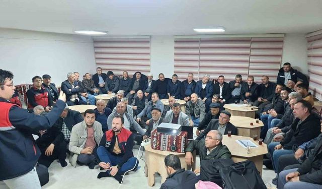 Çiftçi bilgilendirme toplantıları sürüyor