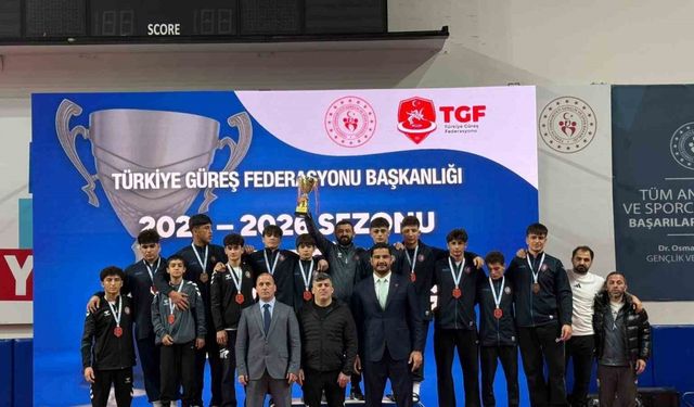 Çorumlu güreşçiler Ankara’dan üçüncülükle döndü