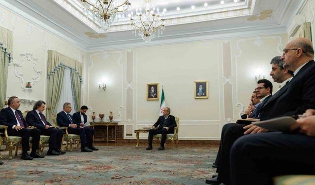 Dışişleri Bakanı Fidan, İran Cumhurbaşkanı Pezeşkiyan ile görüştü