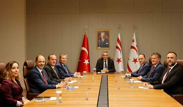 Erhürman siyasi parti liderlerini kabul etti