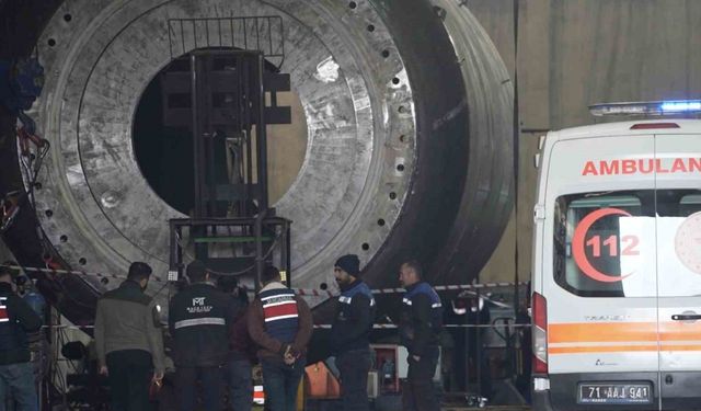 Fabrikada iş kazası: 3 tonluk sacın altında kalan 2 işçi öldü