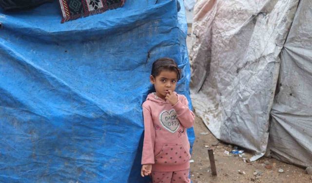 Gazze’de etkili olan şiddetli yağış, mevcut insani krizi daha da derinleştiriyor