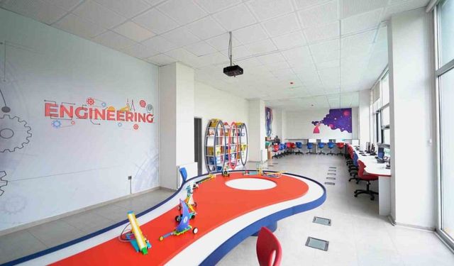 Gökkuşağı Koleji’nden 24 Kasım Mesajı: "Öğretmenler, eğitimde mükemmellik yolculuğumuzun öncü liderleridir"