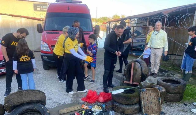 Gönüllüler deniz tabanını temizledi, çıkanlar şaşırttı