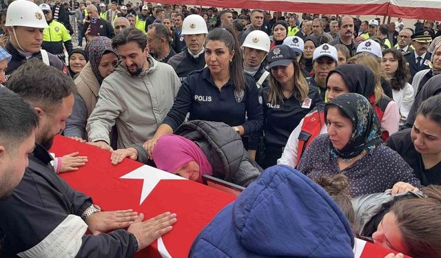 Görevi başında kalp krizi geçiren polis memuru şehit oldu