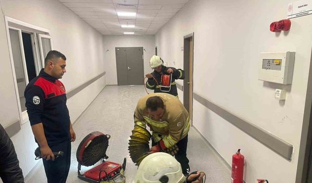 Hastanede elektrik panosundan çıkan yangın söndürüldü