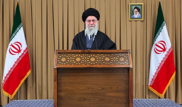 İran dini lideri Hamaney: "ABD, İran’la iletişim ve iş birliğine layık değil"