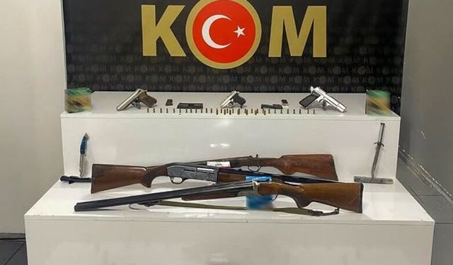 Isparta’da yasa dışı silah ve mühimmat ele geçirdi
