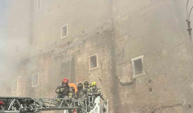 İtalya’da Orta Çağ’a ait kule çöktü: 3 yaralı