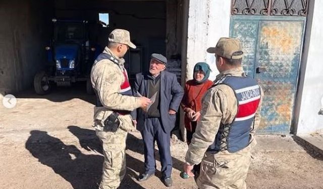 Jandarma Köylüleri Bilgilendirdi