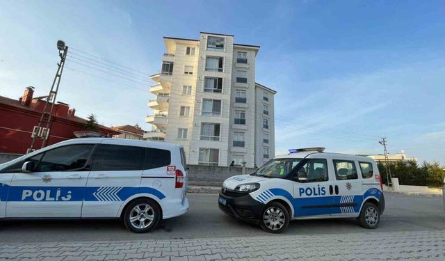 Karaman’da 5’inci kattan düşen öğretmen hayatını kaybetti