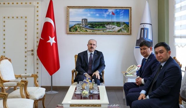 Kazakistan Cumhuriyeti İstanbul Başkonsolosu Amankul’dan Vali Toraman’a ziyaret