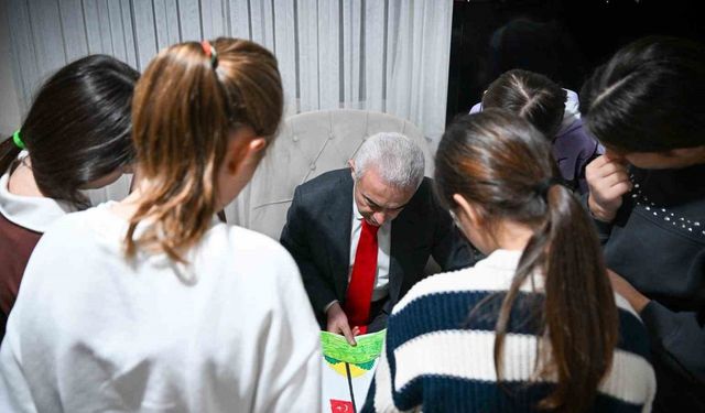 Kırklareli Valisi ve eşi sevgi evlerinde kalan çocuklarla buluştu