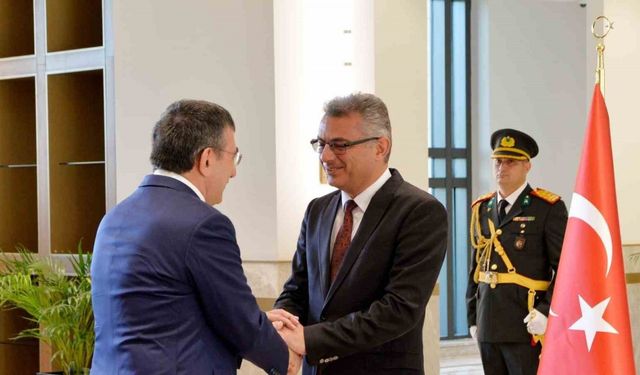 KKTC’nin 42’nci yılı törenlerle kutlanıyor