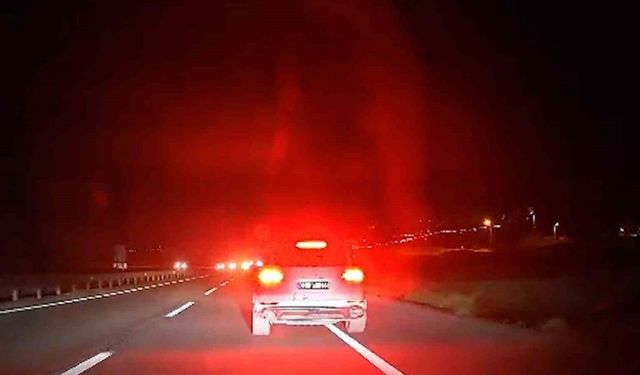 Korku dolu anlar kamerada: Bir ailenin can güvenliğini tehlikeye atan trafik magandası yakalandı