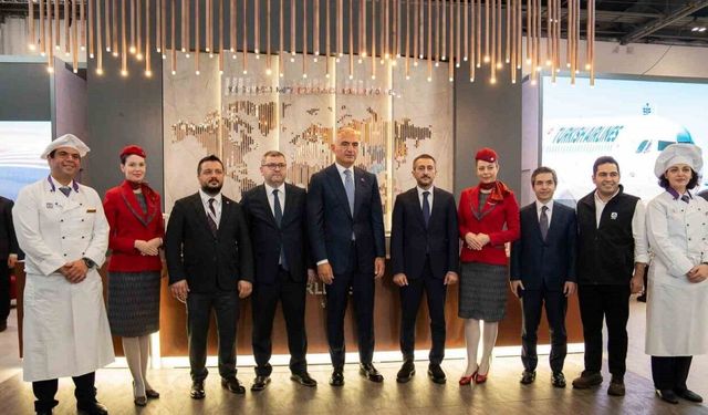 Kültür ve Turizm Bakanı Ersoy: "(Turizmde) Yıl sonu hedefimiz 64 milyar dolara emin adımlarla ilerliyoruz"