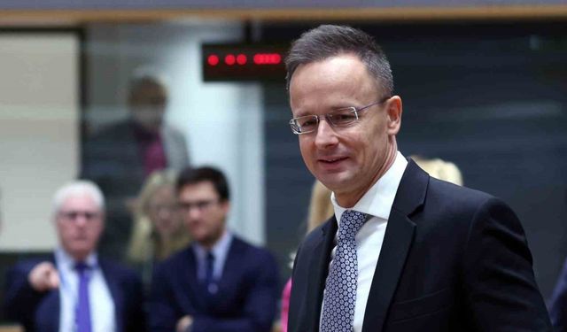 Macaristan Dışişleri Bakanı Szijjarto: "AB, Ukrayna’ya yapılan ödemeleri derhal durdurmalı"