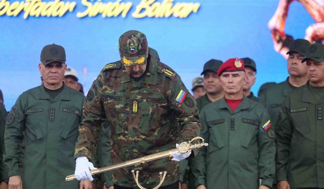 Maduro’dan kılıçlı rest: "Gerekirse ülkemiz uğruna canımızı feda ederiz"