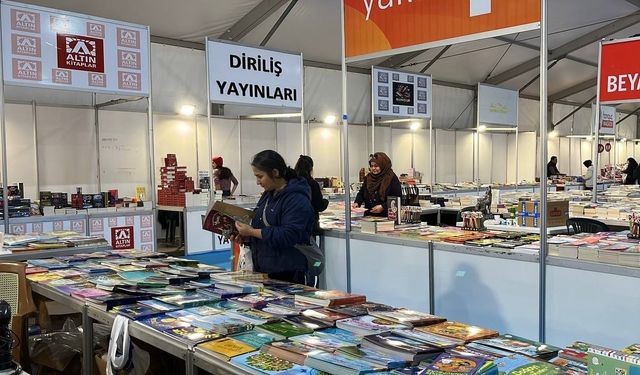 Niğde 8. Kitap Fuarı kapılarını açtı