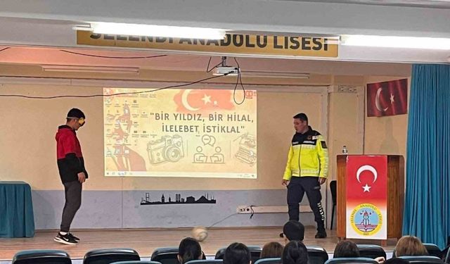 Öğrencilere trafik kuralları hakkında bilgilendirme