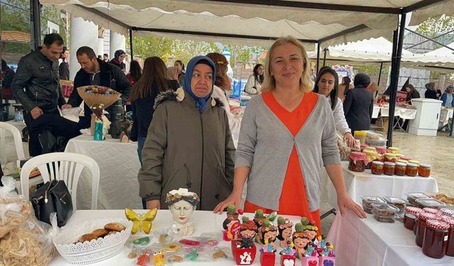 Osmaniye’de kadınlar el emeği ürünlerini hanımeli çarşısında sergiliyor