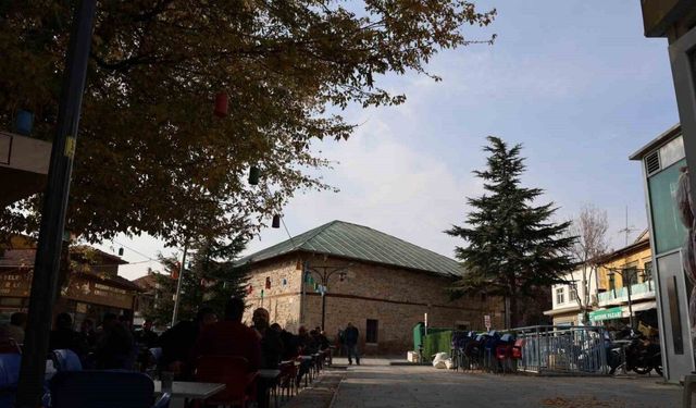 Osmanlı Mirası 161 yıllık Kırşehir Camii kırlangıç tavanıyla göz kamaştırıyor
