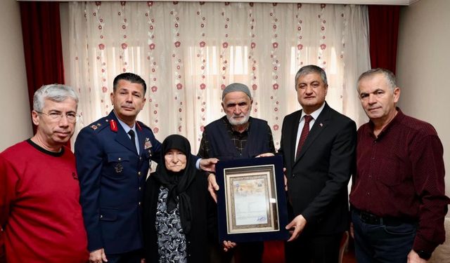 Şehit Özcan’ın ailesine şehadet belgesi teslim edildi