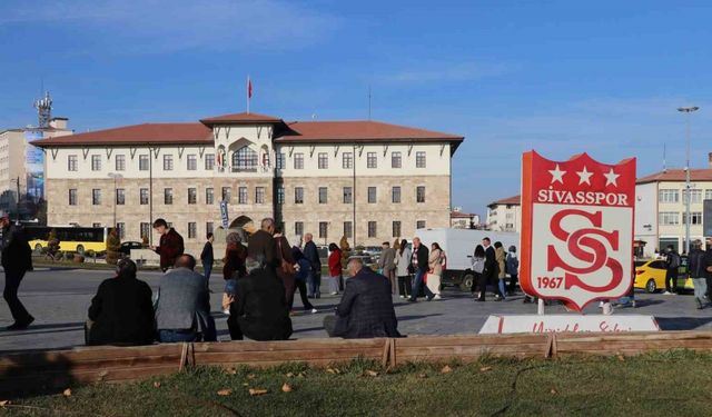 Sivassporlu futbolcu kaçtı, sosyal medya karıştı
