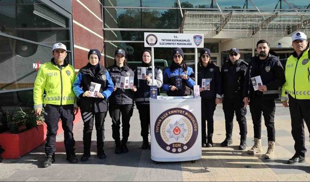 Tatvan Emniyet Müdürlüğünden bilgilendirme standı