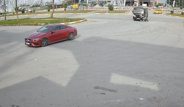 Tokat’ta minibüs motosiklete çarptı: 2 yaralı