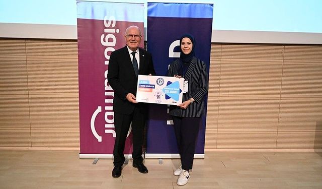 Uşak Üniversitesi yenilikçi fikirlerle geleceğe yön veren gençleri ödüllendirdi