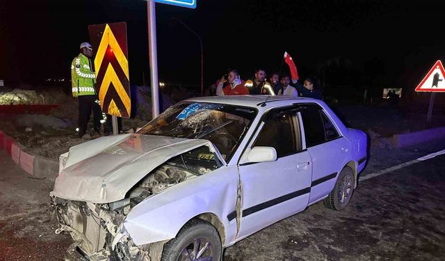 Uşak’ta iki araç çarpıştı: 1’i bebek 10 yaralı