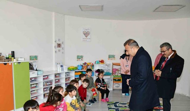 Vali Çiçek, anaokulunu ziyaret etti