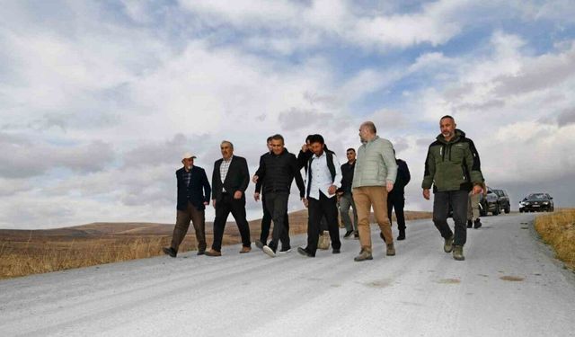 Vali Çiçek, köy yollarını denetledi