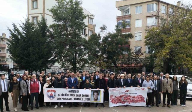"Vatan ve Kahraman Buluşmaları"nda şehit ve gazilerin hikâyeleri genç kuşaklara aktarıldı