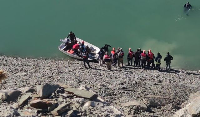 Zernek Barajı’na araç uçtu: 2 ölü