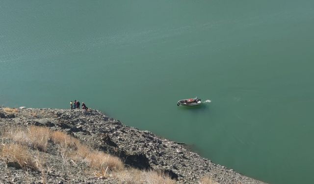 Zernek Barajı’na araç uçtu, arama kurtarma çalışmaları başlatıldı